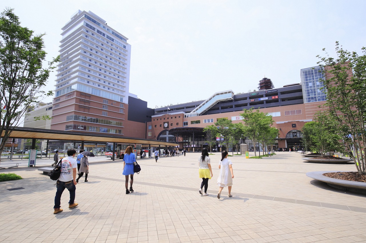 大分駅府内中央口広場の写真